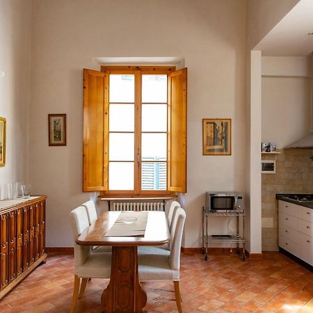 Lovely One Bedroom Apartment Nearby Ponte Vecchio Флоренция Экстерьер фото
