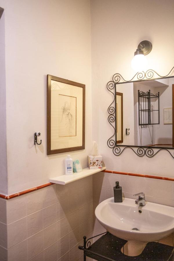Lovely One Bedroom Apartment Nearby Ponte Vecchio Флоренция Экстерьер фото